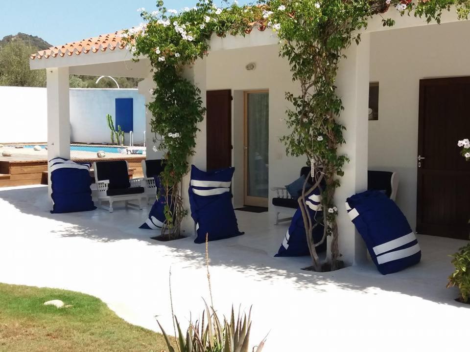 Porto Columbu - Perd'E Sali Casa Namaste Bed & Breakfast エクステリア 写真