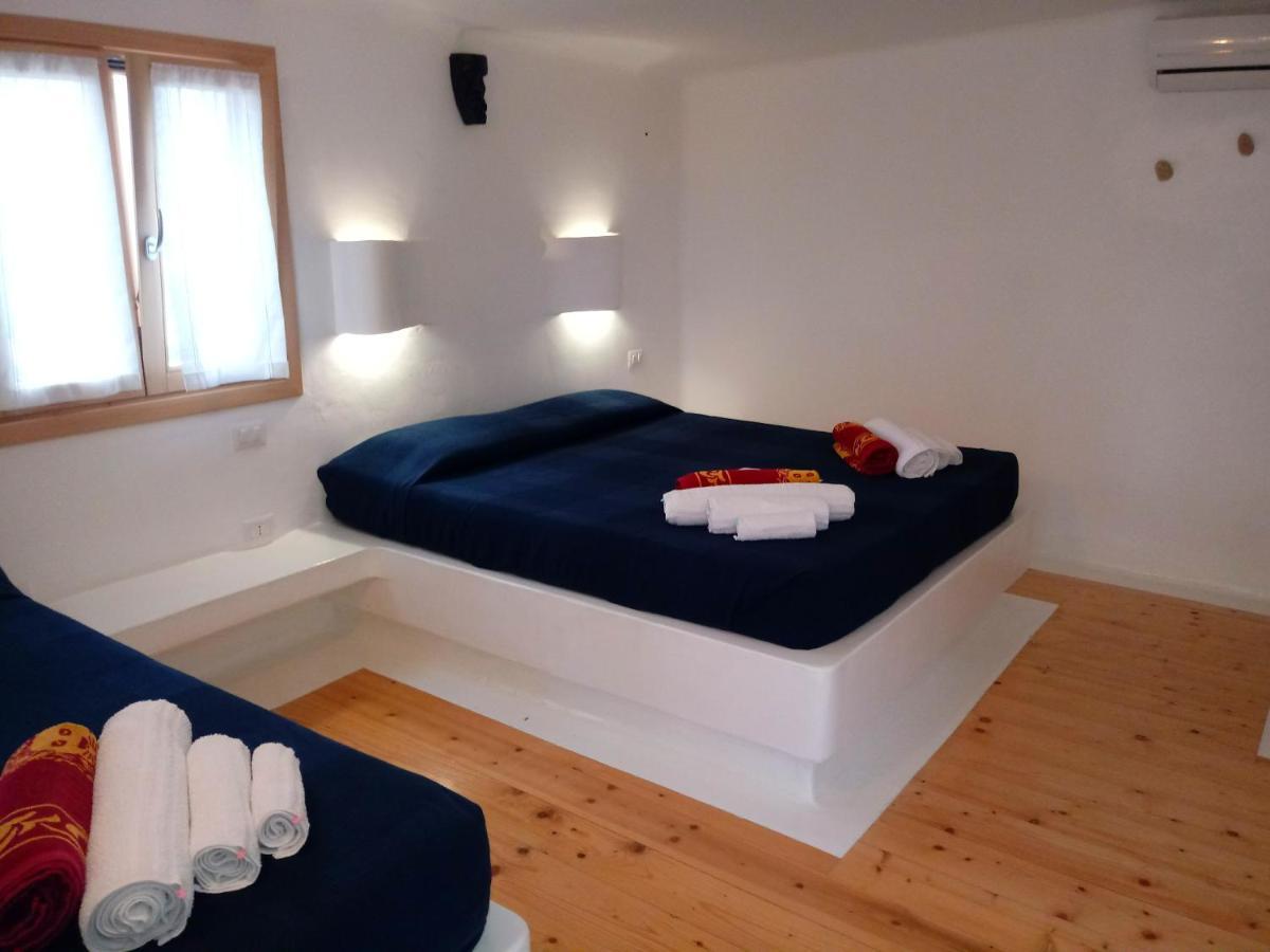 Porto Columbu - Perd'E Sali Casa Namaste Bed & Breakfast エクステリア 写真