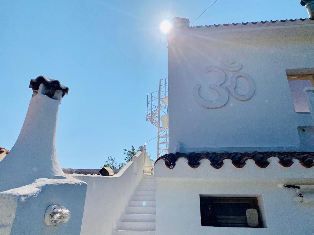 Porto Columbu - Perd'E Sali Casa Namaste Bed & Breakfast エクステリア 写真